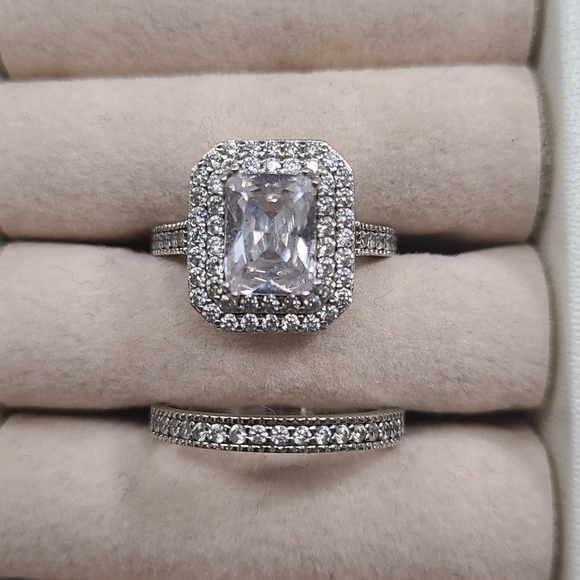 2 Carat Emerald Cut Sterling Silver Cubic Zirconia Wedding Set - Picture 3 of 5